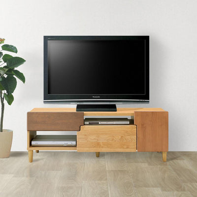 【TVボード(テレビ台・ローボード)】見せる収納と隠す収納のコラボレーションが美しい、オスロシリーズのTVボード(テレビ台・ローボード)です。