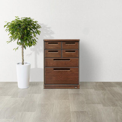 【デザイン性の高いチェスト】インテリアのアクセントになる、デザイン性の高いチェストです。