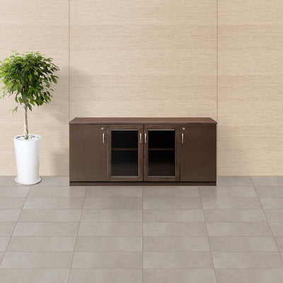 【格調高い空間を演出】
木の質感を活かした深い色合いが、オフィスや書斎をワンランク上の空間へと変えるでしょう。