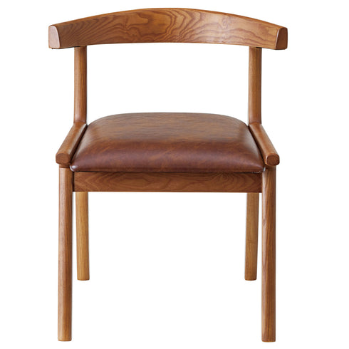 【真正面からの美しさ】
前から見ても美しいフォルムと上品なレザーの質感が際立ち、ダイニングや書斎にも映える一脚です。