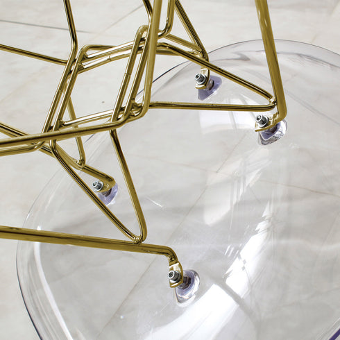 【安定を支える精緻な構造】
美しいデザインだけでなく、シェルをしっかりと支えるための頑丈な構造が、静止耐荷重100kgという安心感と、長くご愛用いただける信頼性をもたらします。