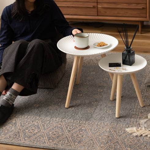 小振りなSサイズは、デスク上や洗面所などのアクセサリーや小物置きとしてピッタリです。