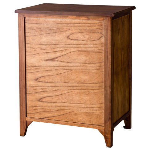 【背面までしっかり美しい】
壁付けだけでなく、空間の間仕切りとしても使える丁寧なつくりが、レイアウトの自由度を広げてくれます。