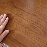 【触れるたび、深まる愛着】
一つ一つ表情の違う天然木の美しい木目は、使い込むほどに味わいを増し、あなただけの特別な家具へと育っていきます。