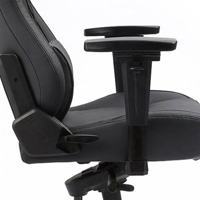 【自在に動く4Dアームレスト】
高さ、前後、左右、そして回転まで、あなただけの最適なポジションへ自由自在に調整できるアームレストが、長時間の作業でも疲れにくい腕の環境を実現します。