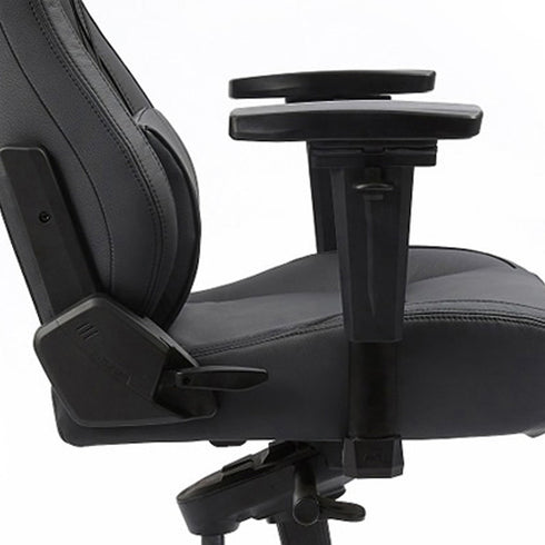 【自在に動く4Dアームレスト】
高さ、前後、左右、そして回転まで、あなただけの最適なポジションへ自由自在に調整できるアームレストが、長時間の作業でも疲れにくい腕の環境を実現します。