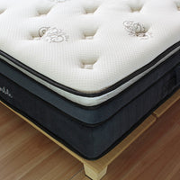 【プレミアムな二層構造】独立したピロートップとボトムが織りなす、見た目も美しい重厚感あふれる設計です。