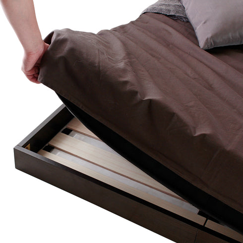 【見えない部分へのこだわり】
普段は見えないベッドの床板にも、通気性に優れたすのこを採用することで、カビの発生を抑え、衛生的な睡眠環境を考えました。