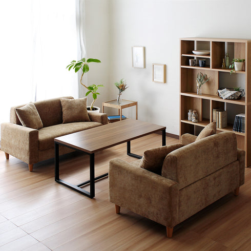 背面デザインの美しさとコンパクトサイズによって、一部屋に2台置かれても、窮屈さが出にくくなっています。