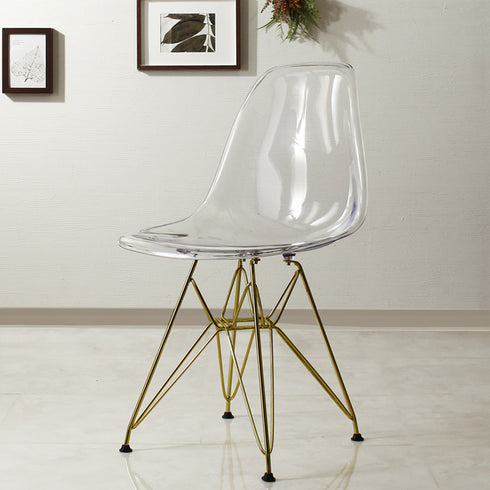 【お部屋を彩る透明な輝き】
時代を越えて愛される不朽のデザインが、そこにあるだけで空間を特別なものへと昇華させ、洗練されたミッドセンチュリーの息吹をお部屋にもたらします。