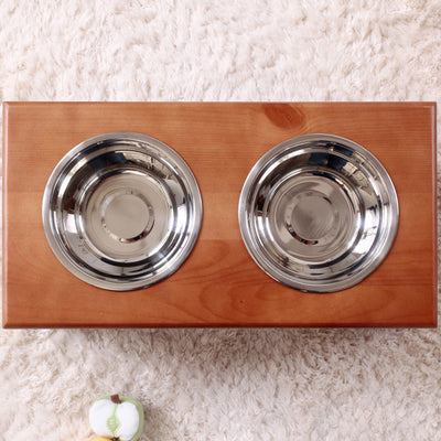 ボウルは2個付きで、ごはんとお水を一緒に出すことが出来ます。