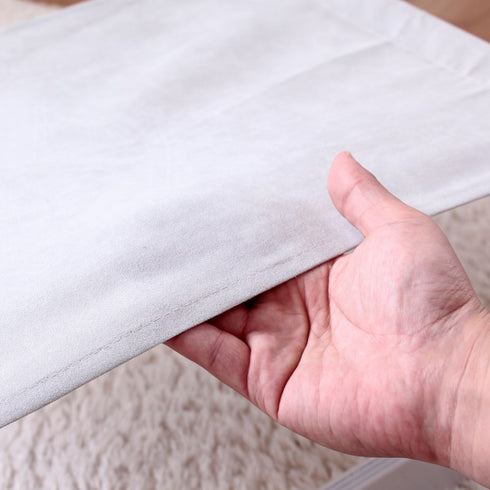 ナチュラルな風合いや優しい手触りのファブリックを使用することで、インテリア性も良く、軽量で設置の際やお掃除の際の移動も簡単に行えます。