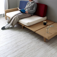 【長時間でも疲れない座り心地】
体を点で支えるポケットコイルを内蔵したクッションが、程よい弾力で体圧を分散し、読書や映画鑑賞など、長時間の使用でも疲れにくい快適な座り心地を実現します。