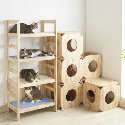 ペットベンチLサイズやペットベッドなどその他のキャトハスシリーズと組み合わせることで、ネコちゃんの居心地の良い空間になってくれるでしょう。