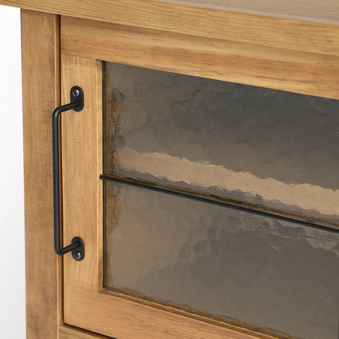 【時を経たような風合い】
アンティーク調の取っ手と、中身を優しく隠す雲ガラスが、お部屋に深みのあるヴィンテージな表情を加えます。