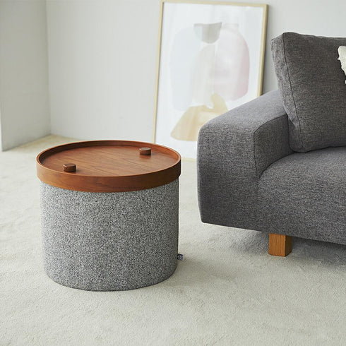 【使いやすい形、素材】円いフォルムとファブリック素材の優しく柔らかい造りのテーブルは、誰でも安心してお使いいただけます。