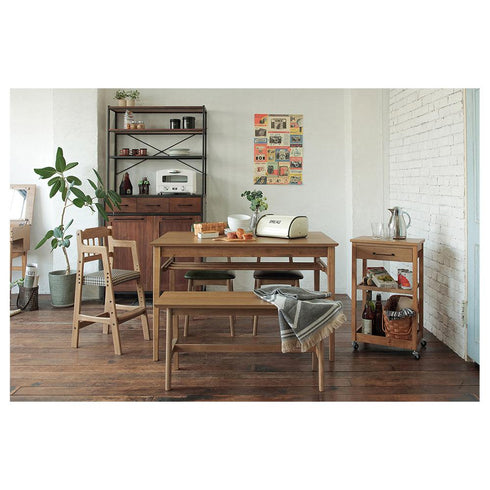 【お部屋がナチュラルな雰囲気に】ダイニングでもご利用する事が出来ます。