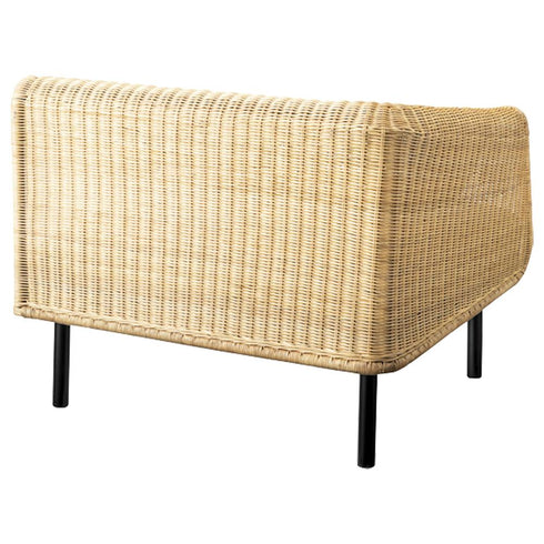 【360度美しい佇まい】
背面に至るまで緻密に編み込まれた美しいデザインは、お部屋の間仕切りのようにも使え、レイアウトの可能性を大きく広げます。