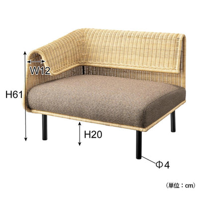 【暮らしに寄り添うサイズ感】
お部屋に圧迫感を与えないコンパクトな設計ながら、ゆったりと体を預けられる座面で、自分だけの贅沢な時間を過ごせます。