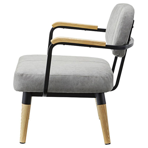 【通気性もよく年中快適】張地のソフトレザーは通気性もよく、べたべたと張り付く不快感があまりなく、年中快適にお使いいただけます。