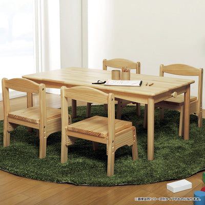 【笑顔が広がるキッズスペースを】
シリーズのチェアと揃えれば、お部屋に統一感が生まれて、お子様が自分から進んで座りたくなる素敵な空間が完成します。