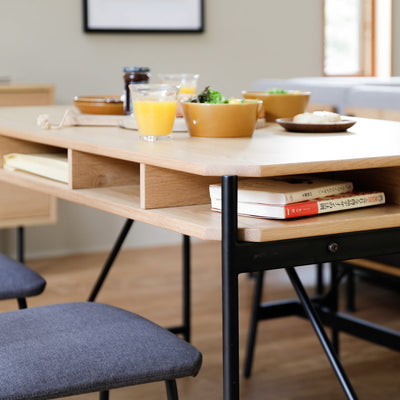 天板下には10か所の収納部が付いております。