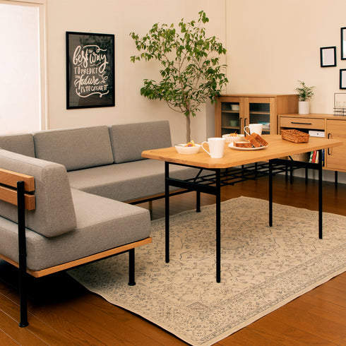 同じシリーズの他商品と組み合わせて使用することで、統一感のある空間を作ることができます。