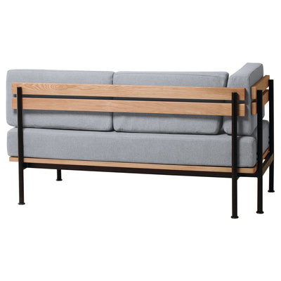 背板にオークの無垢材を使用することで背面から見てもオシャレで見栄えもいいため、お部屋の中の壁際だけでなく、あえて真ん中でお使いいただくこともできます。背板にオークの無垢材を使用することで背面から見てもオシャレで見栄えもいいため、お部屋の中の壁際だけでなく、あえて真ん中でお使いいただくこともできます。