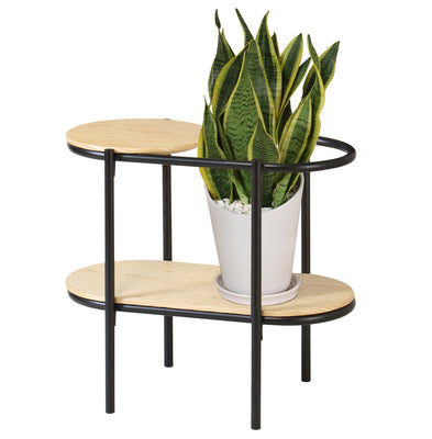 上段に幅の短い天板を持ってくると天板の一部が吹き抜けのようになり、下段に少し大きな観葉植物を置くことで天板から葉っぱがはみ出て、緑が映えるインテリアとなります。