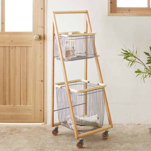 【"暮らし"に寄り添うワゴン】
ランドリーワゴンとしてだけでなく、リビングでブランケットを入れたり、玄関で小物をまとめたりと、暮らしのあらゆるシーンであなたの生活を豊かにします。