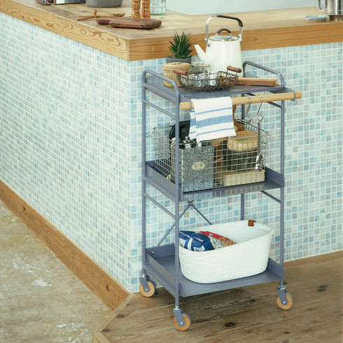使いやすく、"Livable(住みやすい)"暮らしに寄り添ってくれるインテリア「リヴシリーズ」のスチールワゴンです。