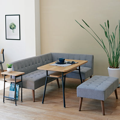 高さ560mmはソファやチェアに座って使用するのにピッタリで、ソファサイドやベッドサイドで活躍してくれることでしょう。