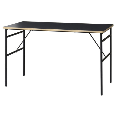 シンプルでおしゃれなデザインによりスマートな空間と豊かな暮らしを提供し、仕事や趣味のワークシーンにも対応する「スタジオシリーズ」のテーブルです。