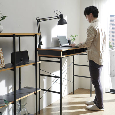 ハイテーブルは立ったまま作業することで作業効率があがったり、姿勢を正すことができる、など昨今注目されています。