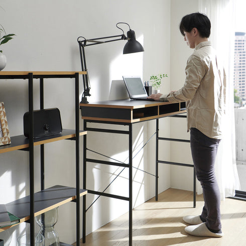 ハイテーブルは立ったまま作業することで作業効率があがったり、姿勢を正すことができる、など昨今注目されています。