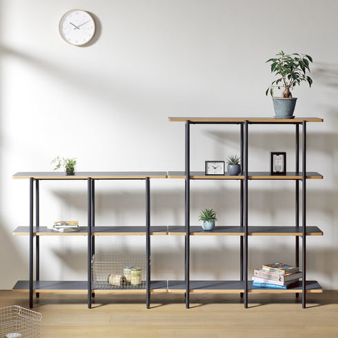 【組み合わせで広がる私の空間】
スタジオシリーズでシェルフを自由に組み合わせれば、お部屋をリズミカルに仕切るパーテーションにもなり、置くもの一つひとつが映える自分だけのギャラリー空間が生まれる。