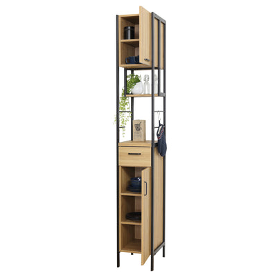 【抜群の収納力と使い勝手】
可動棚で高さを自在に変えられる扉収納は、背の高いグラスから平皿まで、しまう物に合わせて無駄なくすっきりと整理できます。