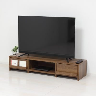 【シンプルだから、長く使える】
流行に左右されないミニマルなデザインは、どんなインテリアにも調和し、あなたのリビングの主役として長く愛用いただけます。