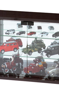 【背面ミラーが映す、もう一つの顔】
庫内の背面はミラー仕上げのため、コレクションに奥行きが生まれ、自慢のアイテムの後ろ姿まで存分に楽しめます。