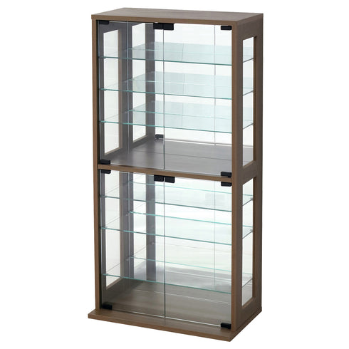 【温もりある木目の表情】
美しい木目調のウォールナットが、どんなお部屋にも自然と馴染み、ガラスの透明感と相まって、飾るものを温かく、そしてスタイリッシュに包み込みます。