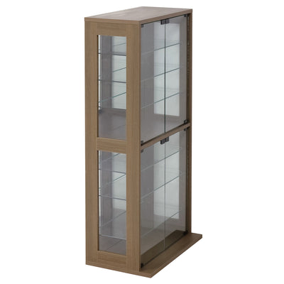 【安定感が支える大切な想い】
前方に少しだけ伸びた地板のデザインは、見た目のアクセントになるだけでなく、抜群の安定感を生み出し、あなたの大切なコレクションをしっかりと守ります。