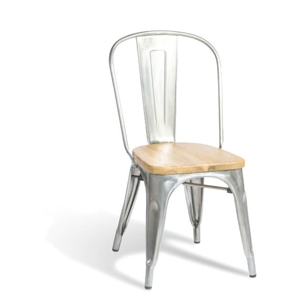 亜鉛メッキを施したスチール製のメタルシートを曲げて作ることで、独特の光沢感や質感、軽量化を実現しました。