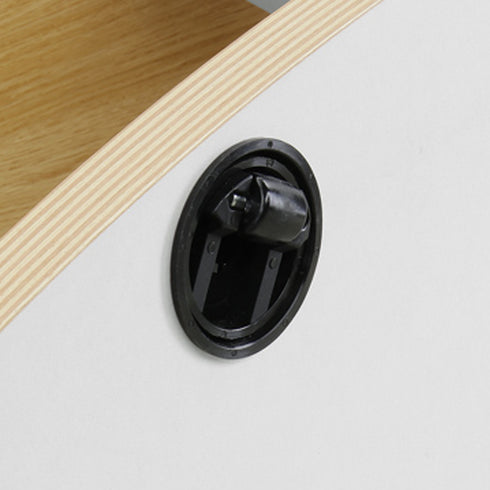 また、外観を損なわないようにキャスターが隠れており、レイアウト変更やお掃除の際に簡単に移動できます。