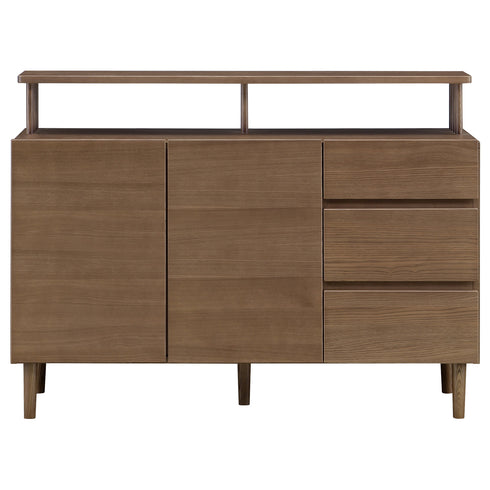 【シックに決まるブラウンカラー】
落ち着いた色合いのブラウンは、お部屋の雰囲気をぐっと引き締め、上質でモダンな空間を演出します。