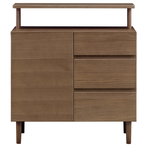 【シックに映えるブラウン】
落ち着いたブラウンの色合いとタモ材の美しい木目が、お部屋に深みと上質な雰囲気をもたらし、ワンランク上の空間を演出します。