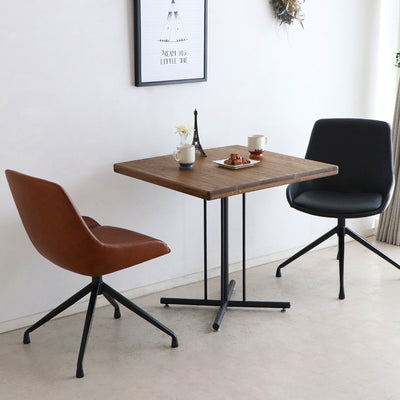 【色違いで創るハイセンス空間】
あえて色違いのチェアを並べることで、お部屋にリズミカルなアクセントが加わり、ワンランク上のインテリアコーディネートを手軽に楽しめます。