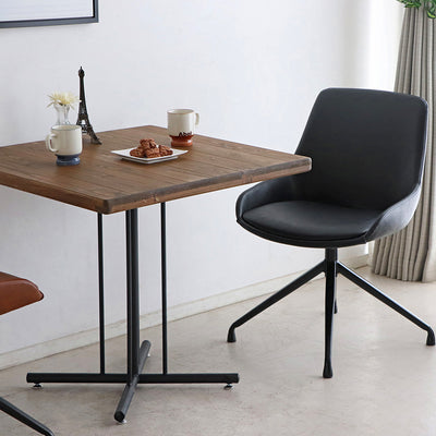 【スマートなワークダイニング】
テーブルにすっきりと収まる肘なし設計は、ダイニングだけでなくテレワークにも最適で、集中力と創造性を高める落ち着いた書斎環境を提供します。