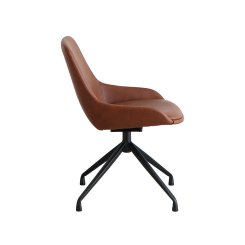 【お手入れ簡単でいつでも清潔】
うっかり飲み物をこぼしてしまってもサッと拭き取れるPUレザーを使用しているため、汚れを気にすることなく、毎日の食事や作業に心ゆくまで集中できます。