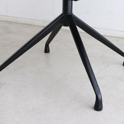 ファーブ ラウンドチェア(W480×D530×H810)