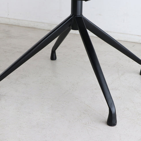 ファーブ ラウンドチェア(W480×D530×H810)